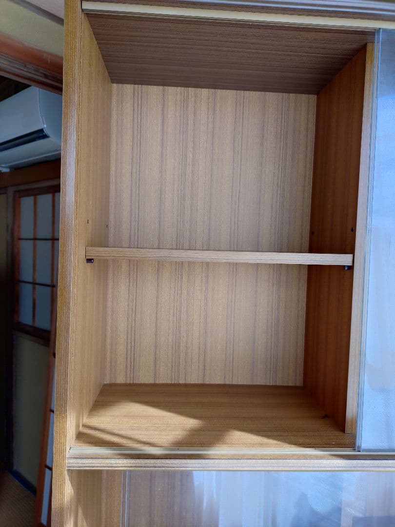収納棚　木製　ガラス扉付き　本棚、食器棚等(中古品)