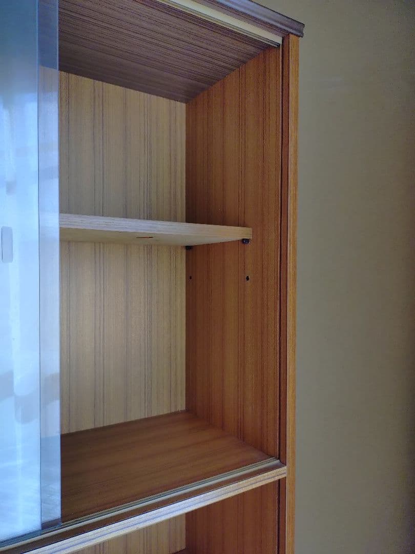 収納棚　木製　ガラス扉付き　本棚、食器棚等(中古品)