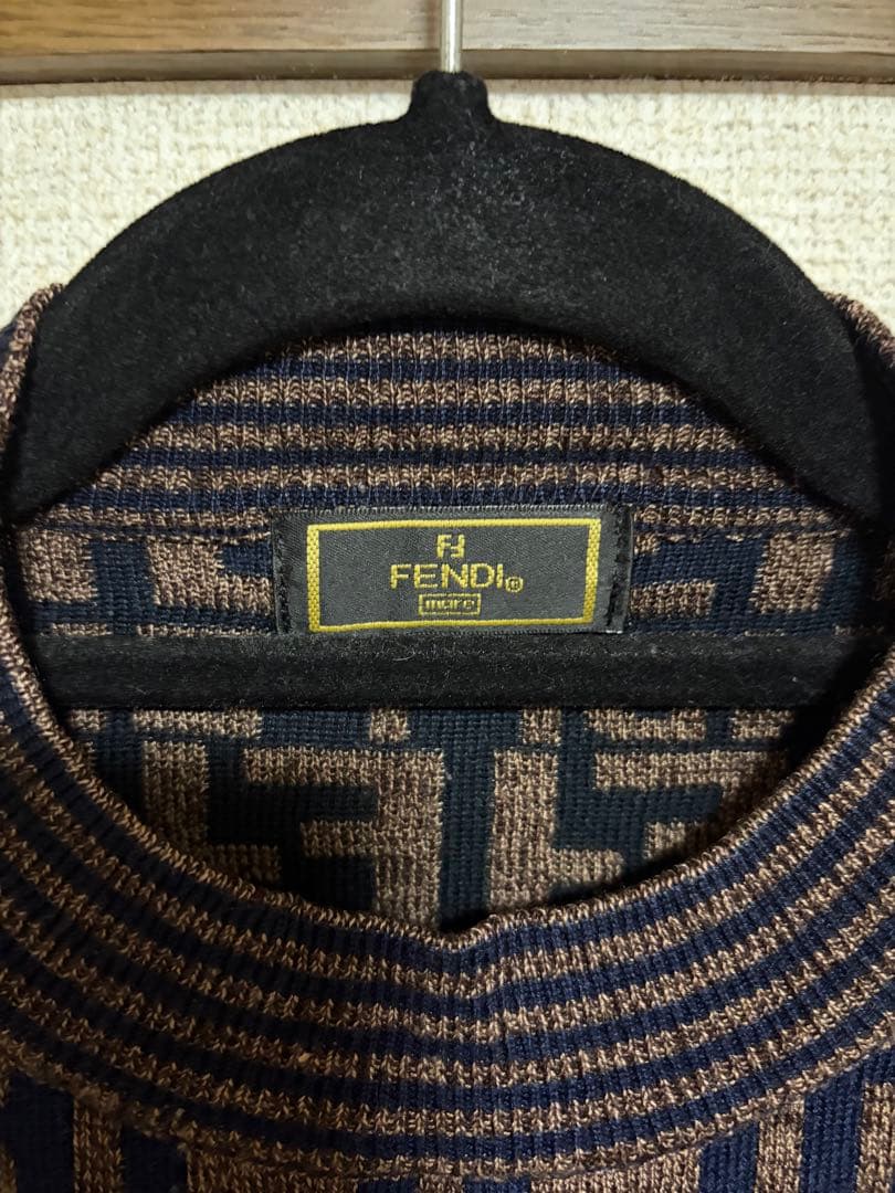 FENDI ロゴニットセーター ネイビー/ベージュ