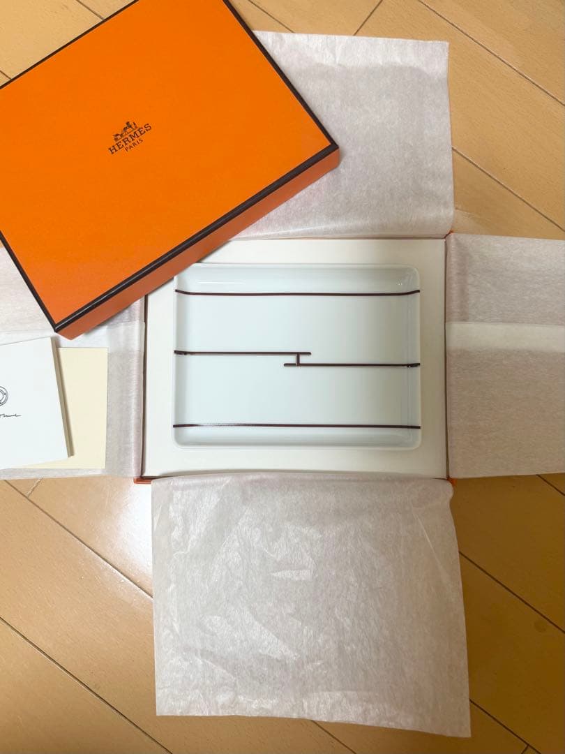 （未使用）2枚セットHERMÈS リズム スクエアプレート ホワイト×レッド