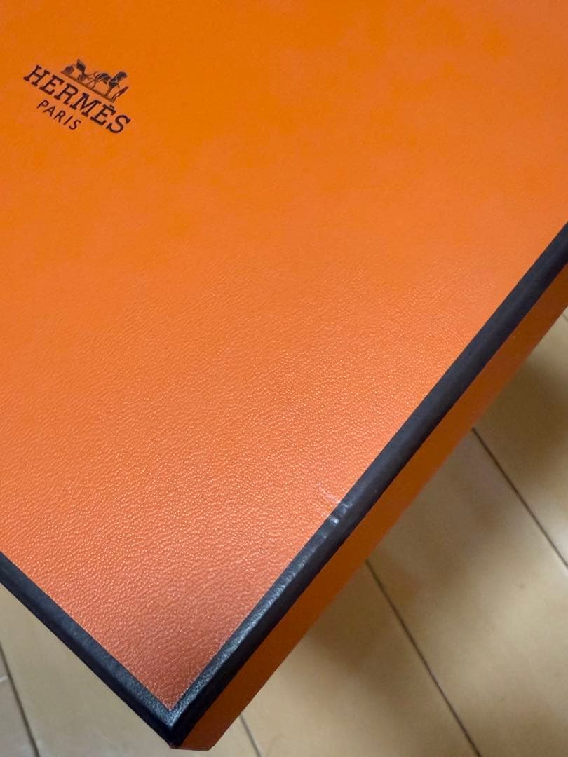 （未使用）2枚セットHERMÈS リズム スクエアプレート ホワイト×レッド
