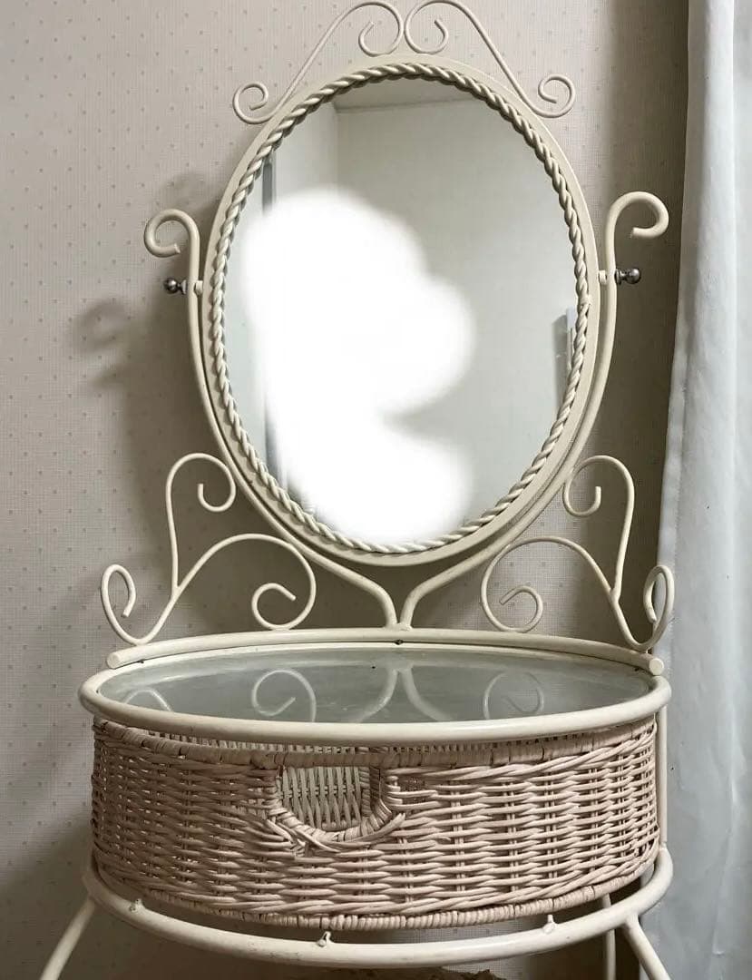 ドレッサー　アイアン　白　ホワイト　姫系　ゆめかわ　コンパクト　アイボリー　猫脚