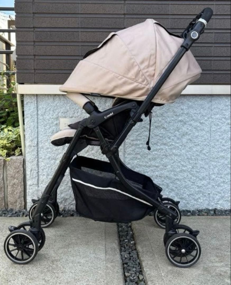 【美品】Combi メチャカルハンディオート4キャス　compact