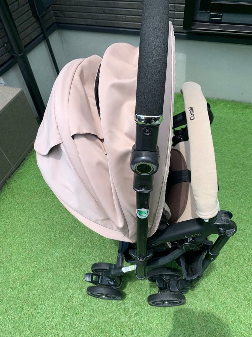 【美品】Combi メチャカルハンディオート4キャス　compact