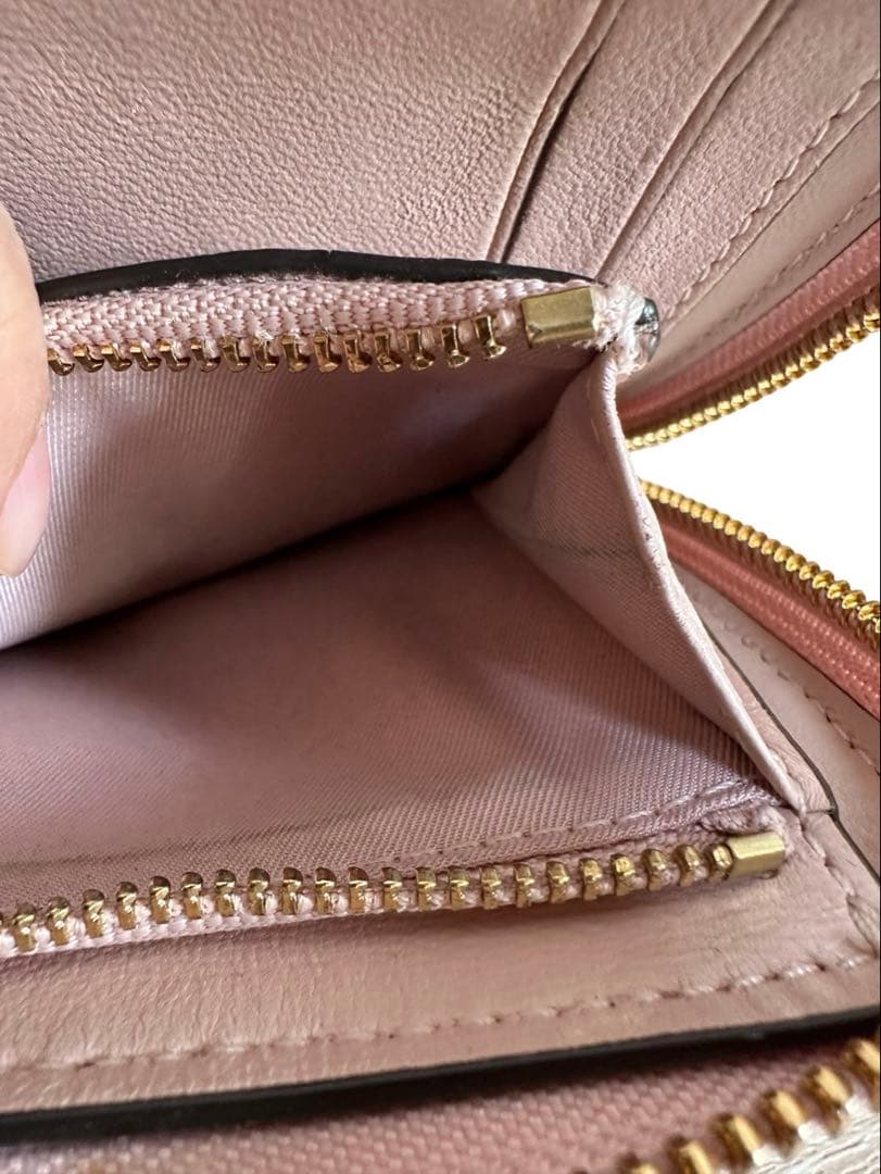 TORY BURCH キルティング 二つ折り財布，ピンクベージュ