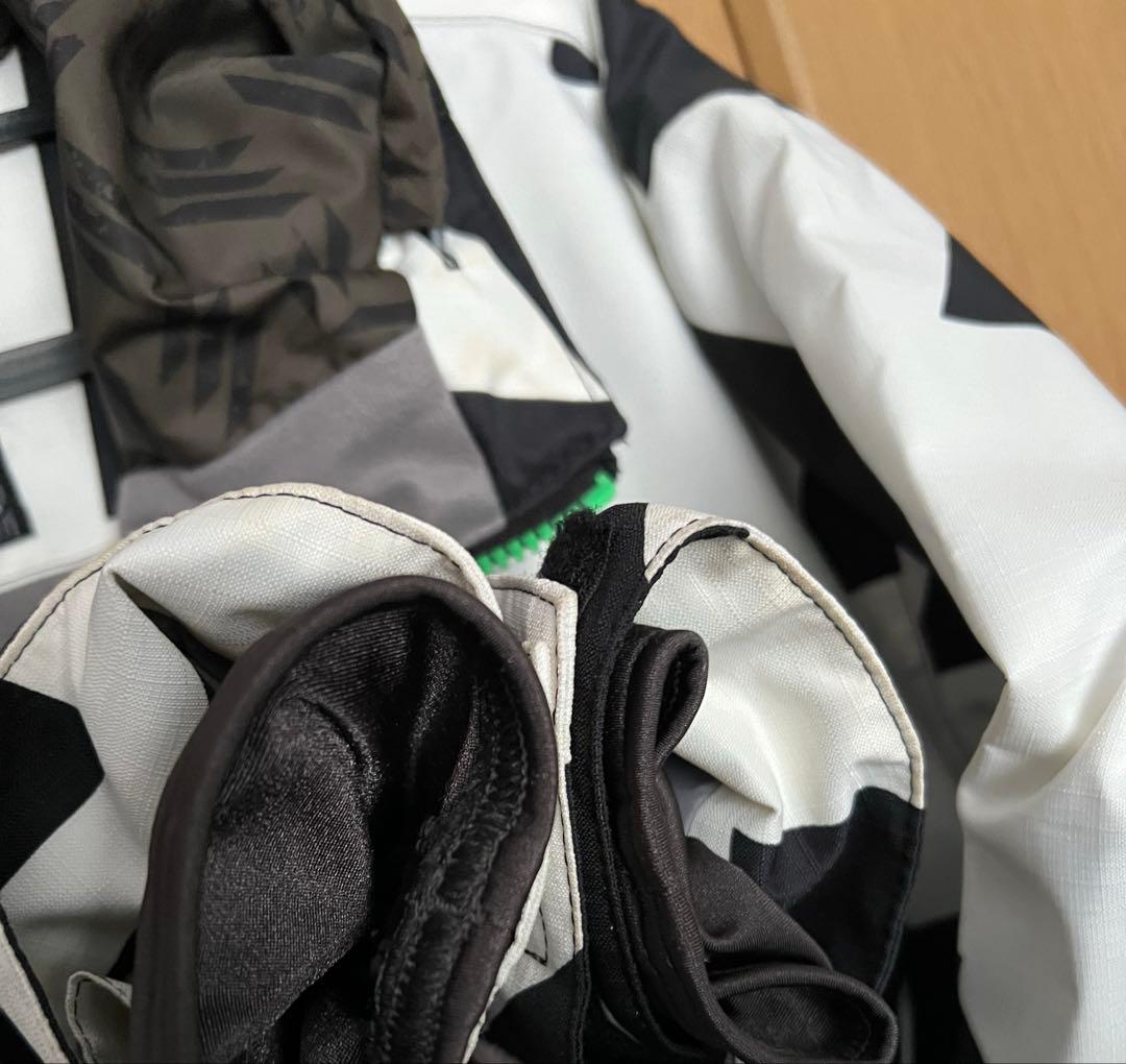 ご予約‼️中古美品⚫︎メンズ　スキー　スノボ　ウェア　ゴーグル　手袋　ベルト　7点