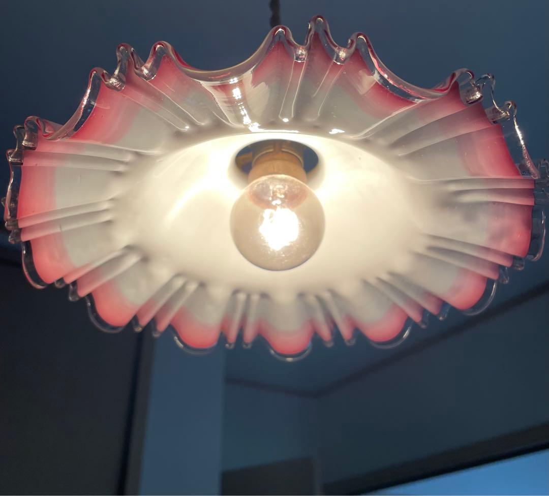 アンティーク　大正ガラス　ランプシェード　乳白にピンク暈し　フリル