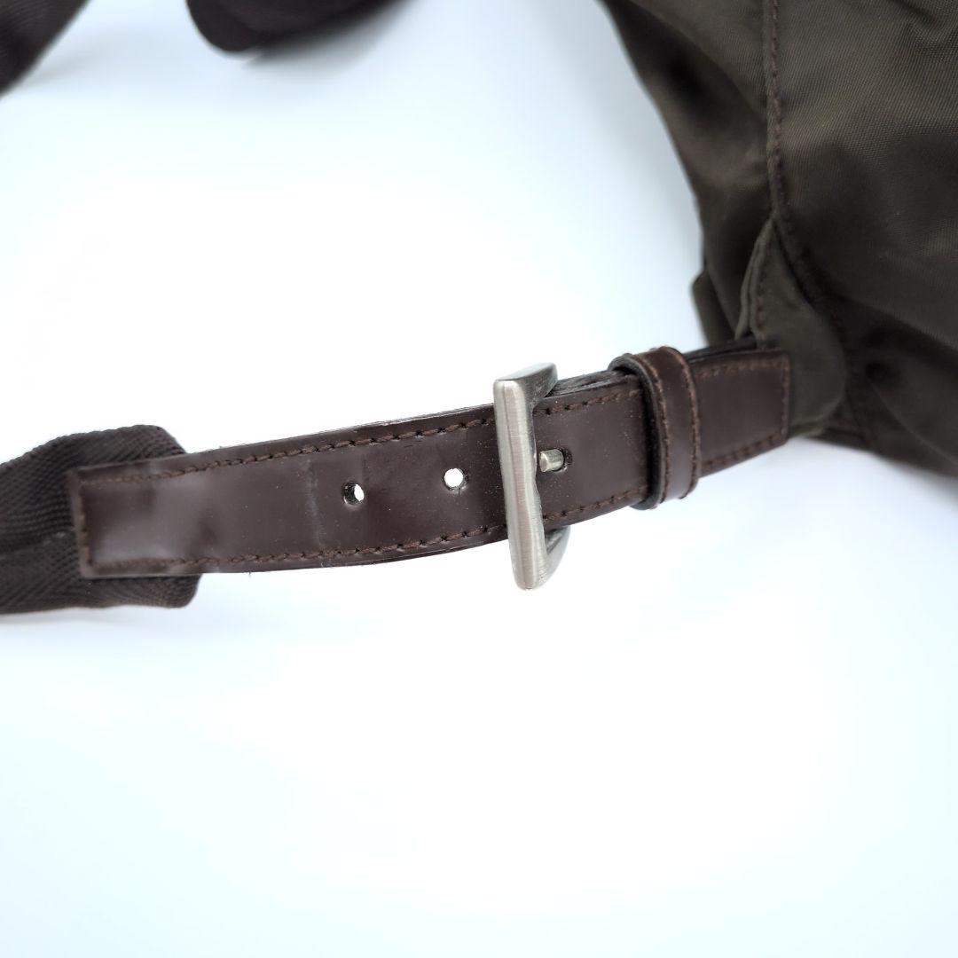 【美品】プラダ リュック バックパック 三角プレート 白タグ ナイロン カーキ