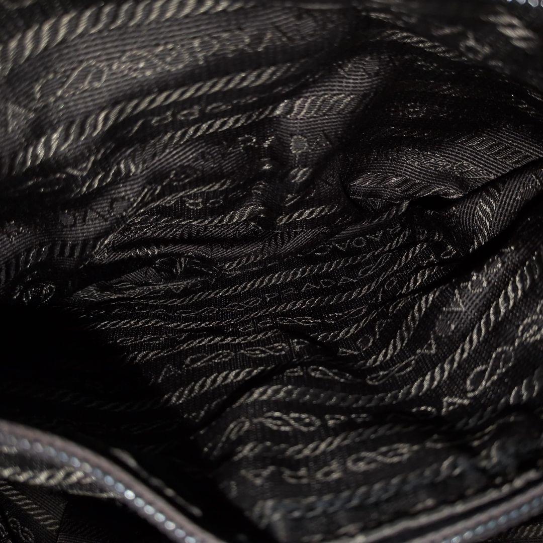 【美品】プラダ リュック バックパック 三角プレート 白タグ ナイロン カーキ