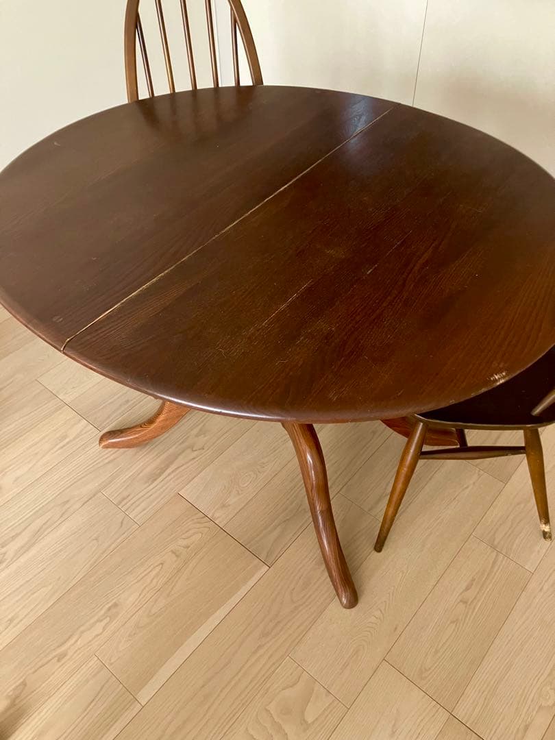 円形　アーコール　アンティーク　テーブル