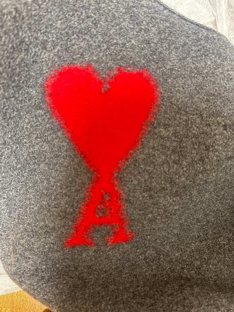 し*ん様 アミパリス　 amiparis グレー ニット セーター 長袖 ハート