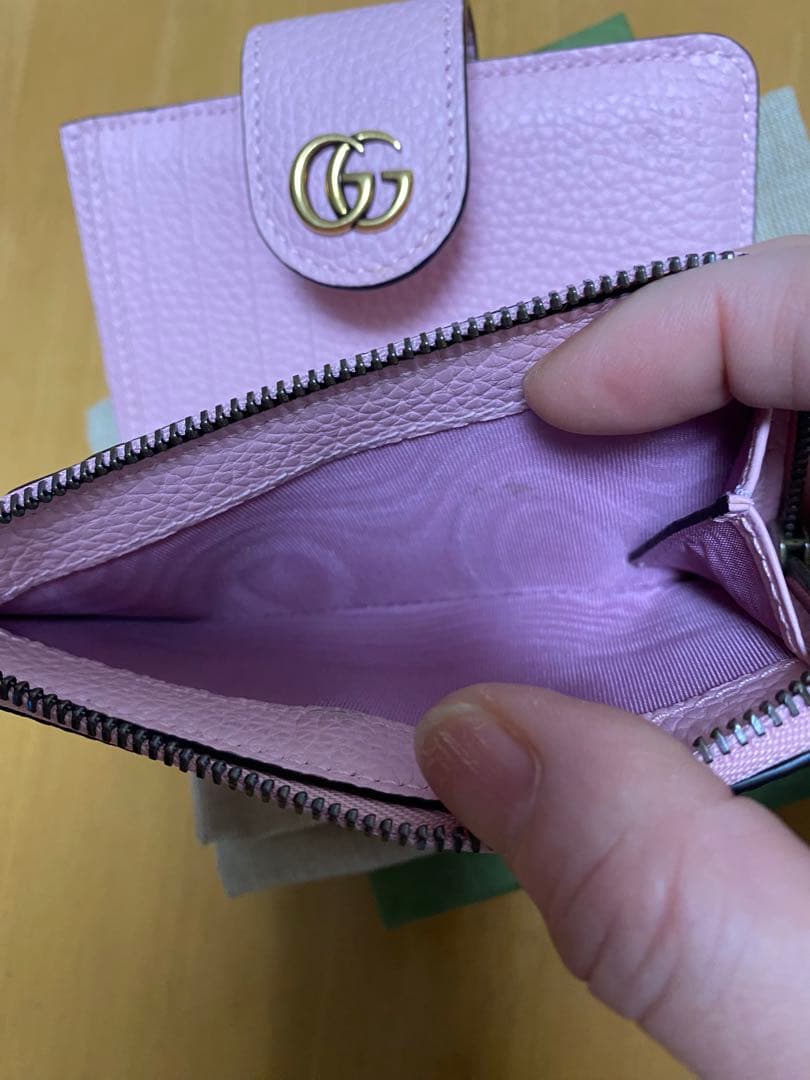 GUCCI GGロゴ 二つ折り財布 ピンク