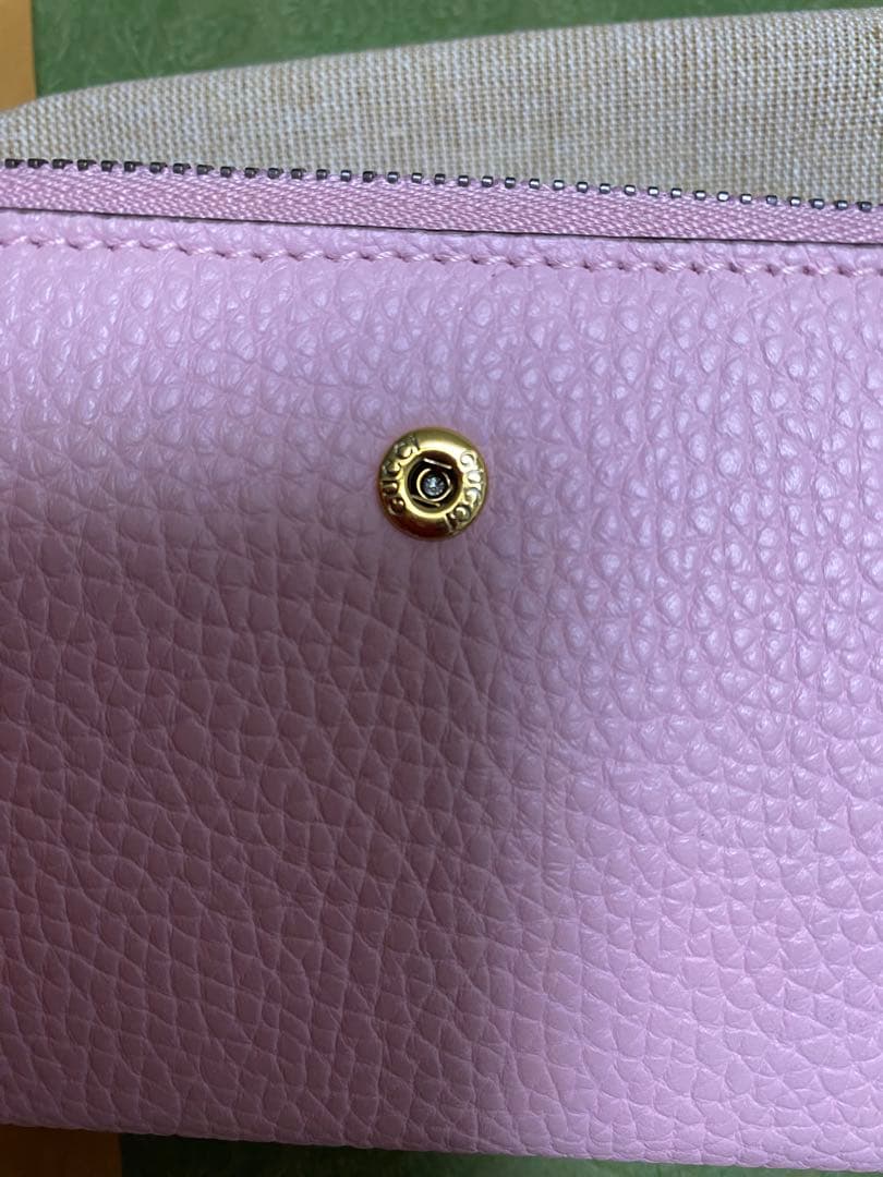 GUCCI GGロゴ 二つ折り財布 ピンク