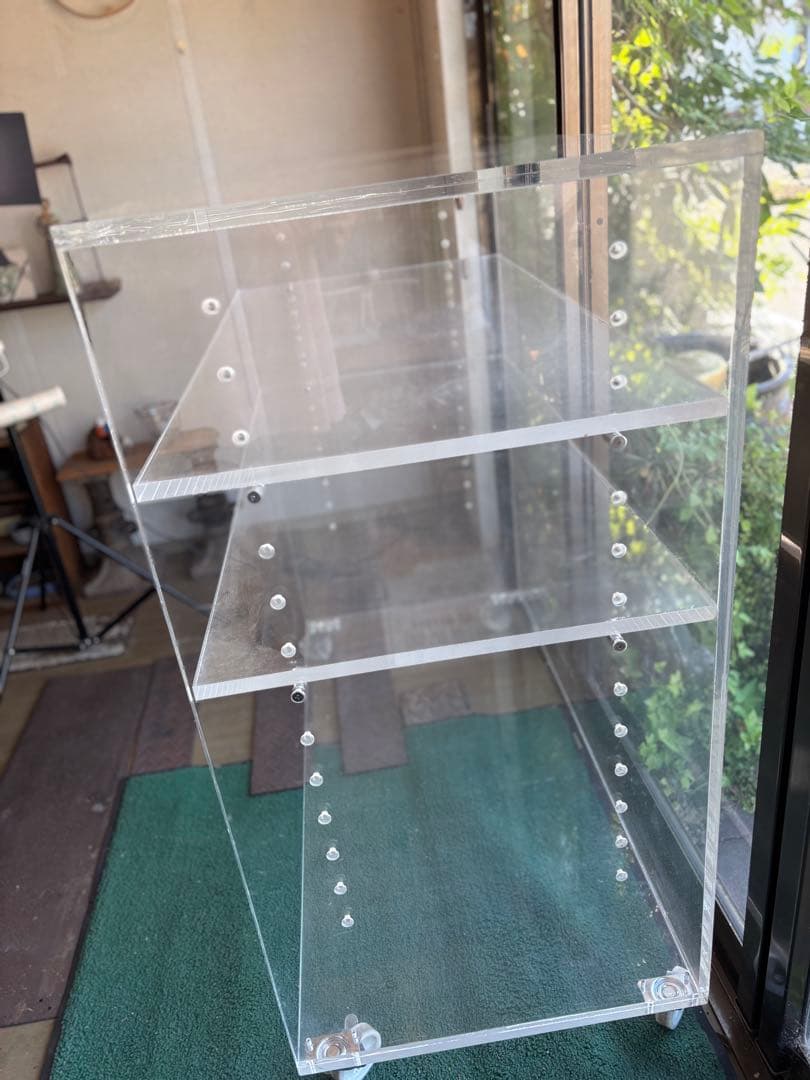 アクリル製　キャスター付き　ショーケース 棚