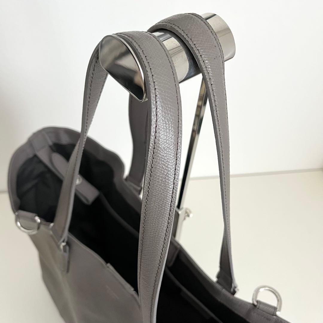 美品✨ ペッレモルビダ　トートバッグ　コローレ　レザー　グレー　A4収納可能