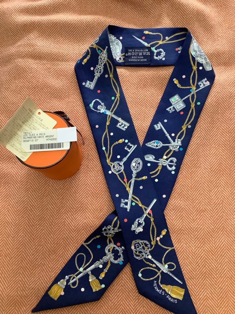 HERMES ツイリー　(クレ・ア・ポア シルク100% スカーフ)