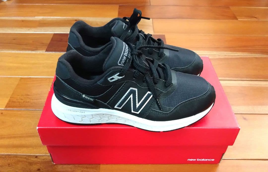 ニューバランス　24.0cm　スニーカー　WW880 防水GORE-TEXモデル