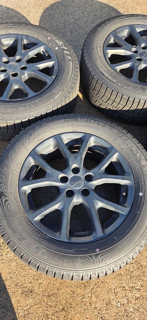 JEEP Cherokee KL 225/60R17 スタッドレス