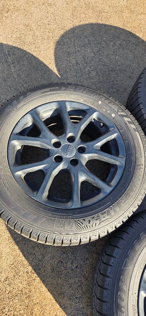 JEEP Cherokee KL 225/60R17 スタッドレス