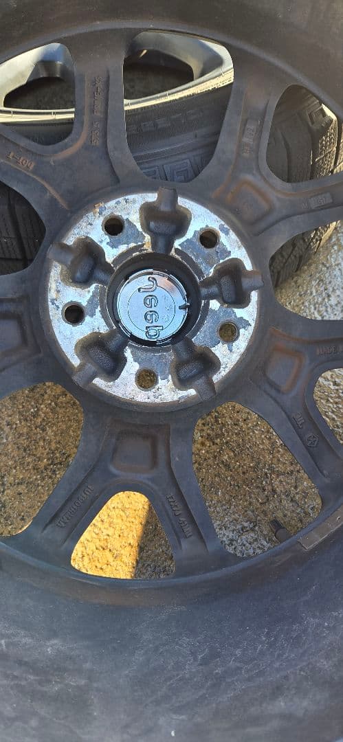 JEEP Cherokee KL 225/60R17 スタッドレス