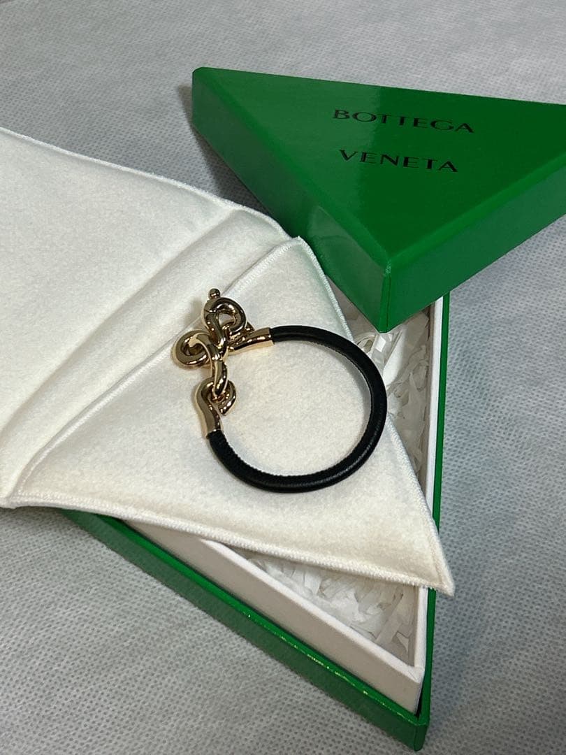 atk BOTTEGA VENETA キーホルダー ブラック/ゴールド