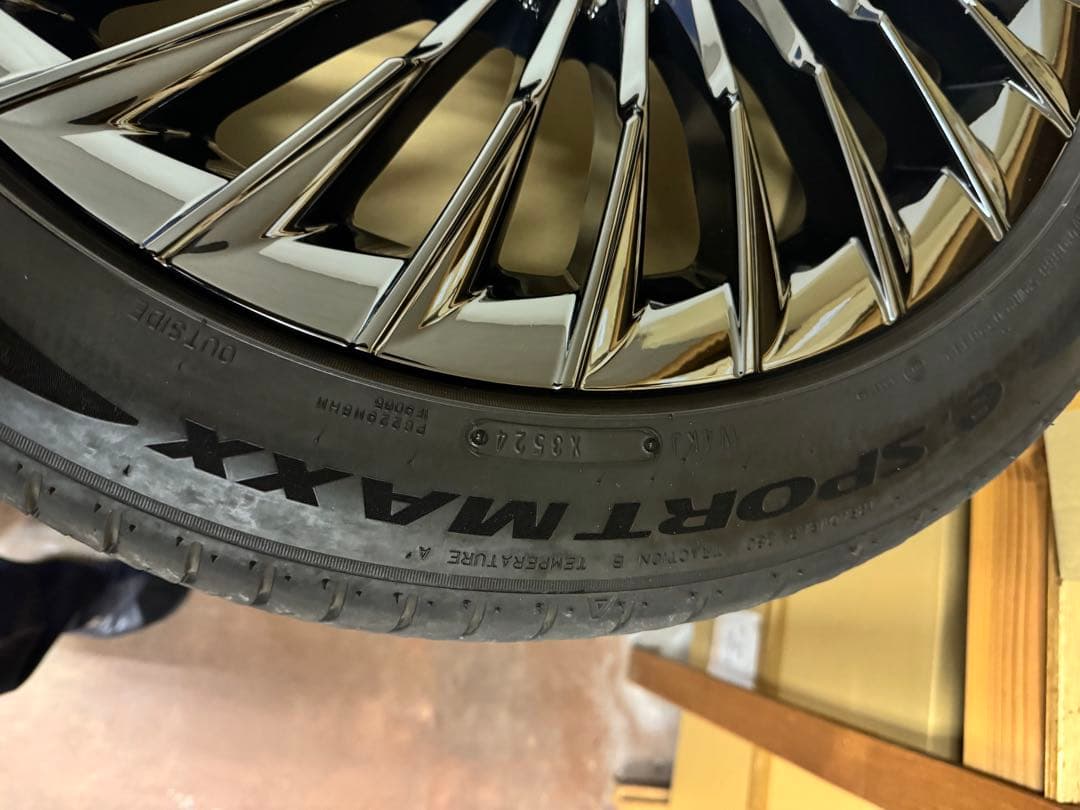 【中古品・キズあり・タイヤ無し】クラウンセダン ブラックパッケージ ホイール20