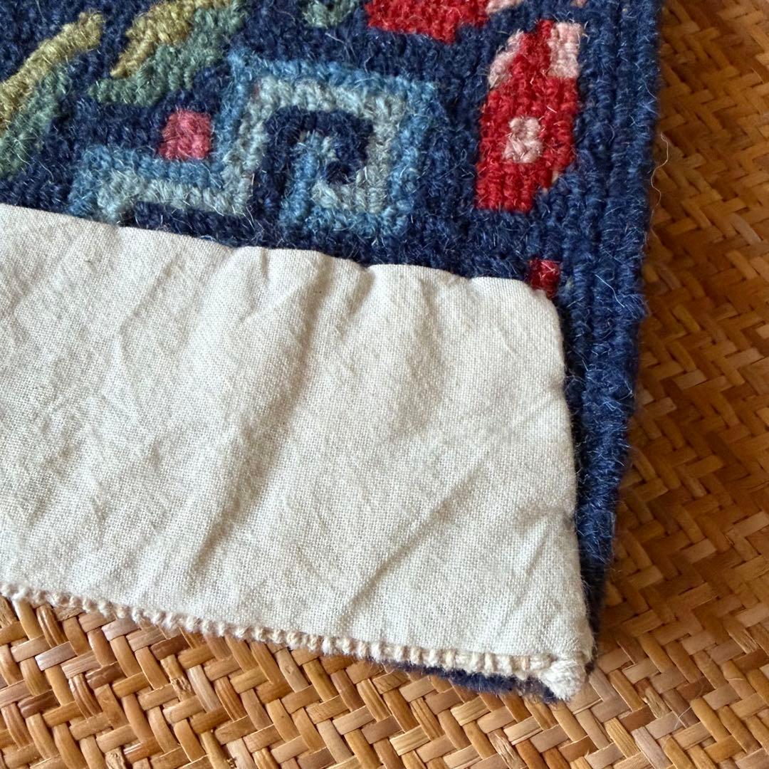 チベタンラグ　シートラグ　チェアマット　濃紺ベース