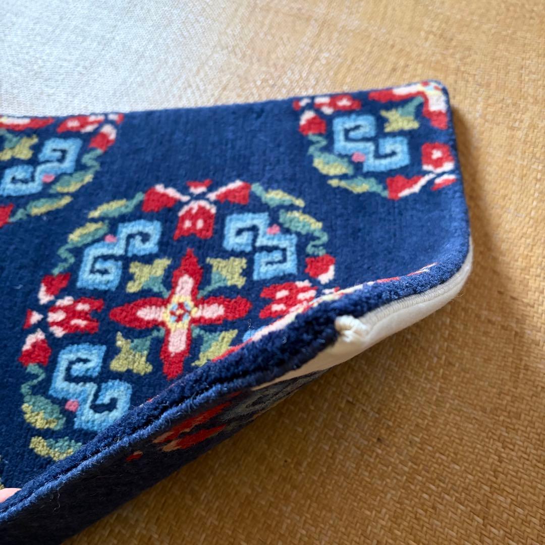 チベタンラグ　シートラグ　チェアマット　濃紺ベース