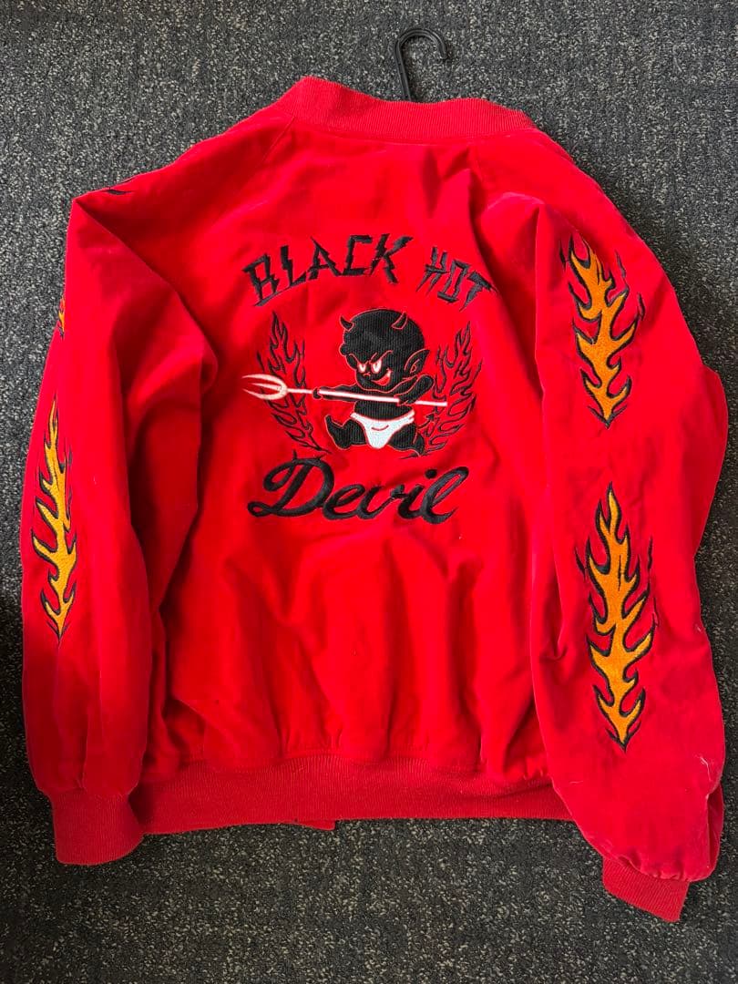 レッド スカジャン ブラックデビル刺繍 フリーサイズ