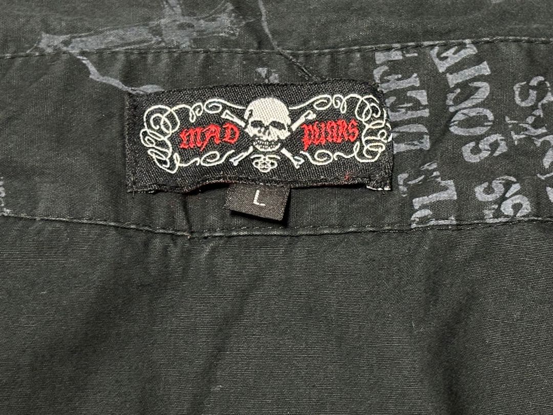 MAD PUNKS フリル付き黒シャツ 半袖