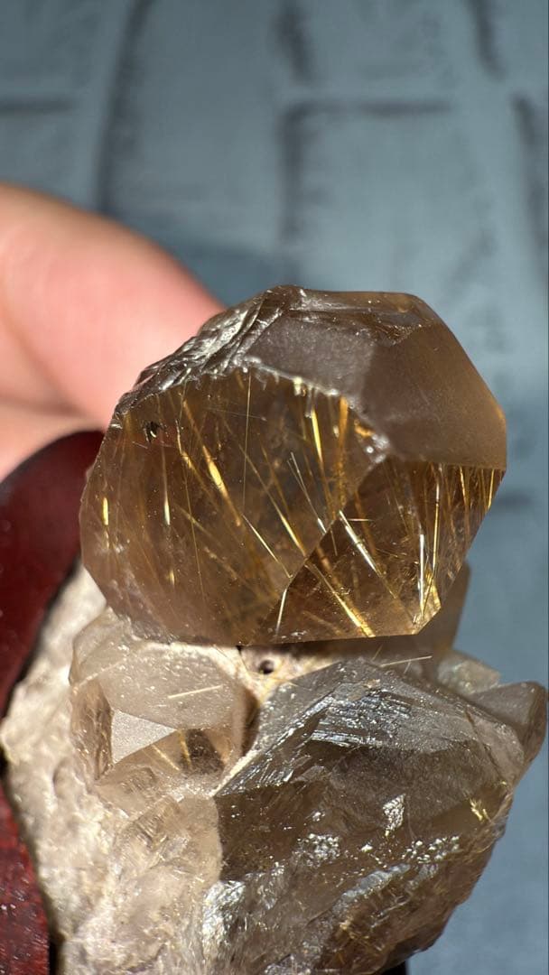 ⑤ブラジル産 タイチンルチルクォーツ マスター 原石クラスター 特注手彫専用台座