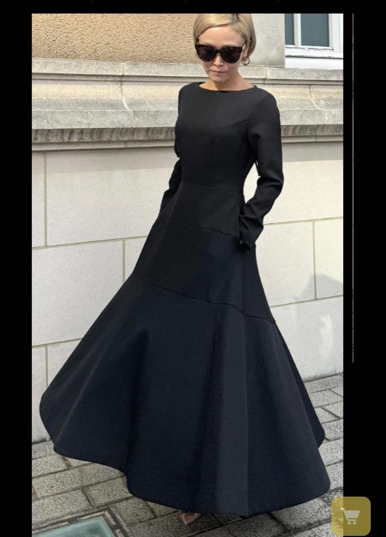 JENNEジェンヌフレア美ラインワンピース　Lサイズ