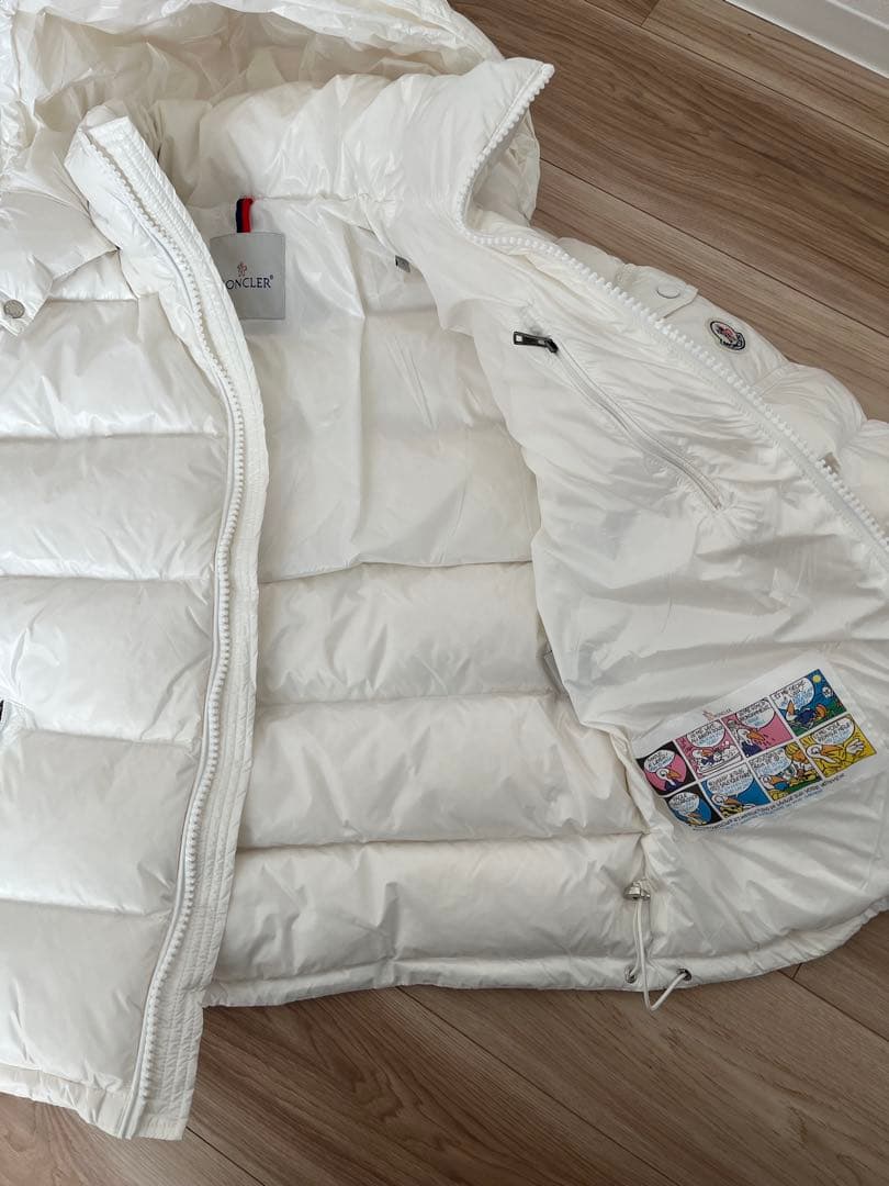 ホワイト フード付きダウンジャケット