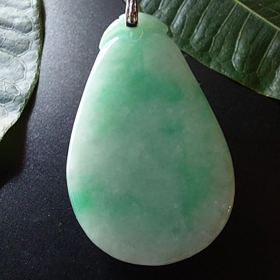 鑑別書付・無処理天然ミャンマー産本翡翠・陽緑ペンダント58163