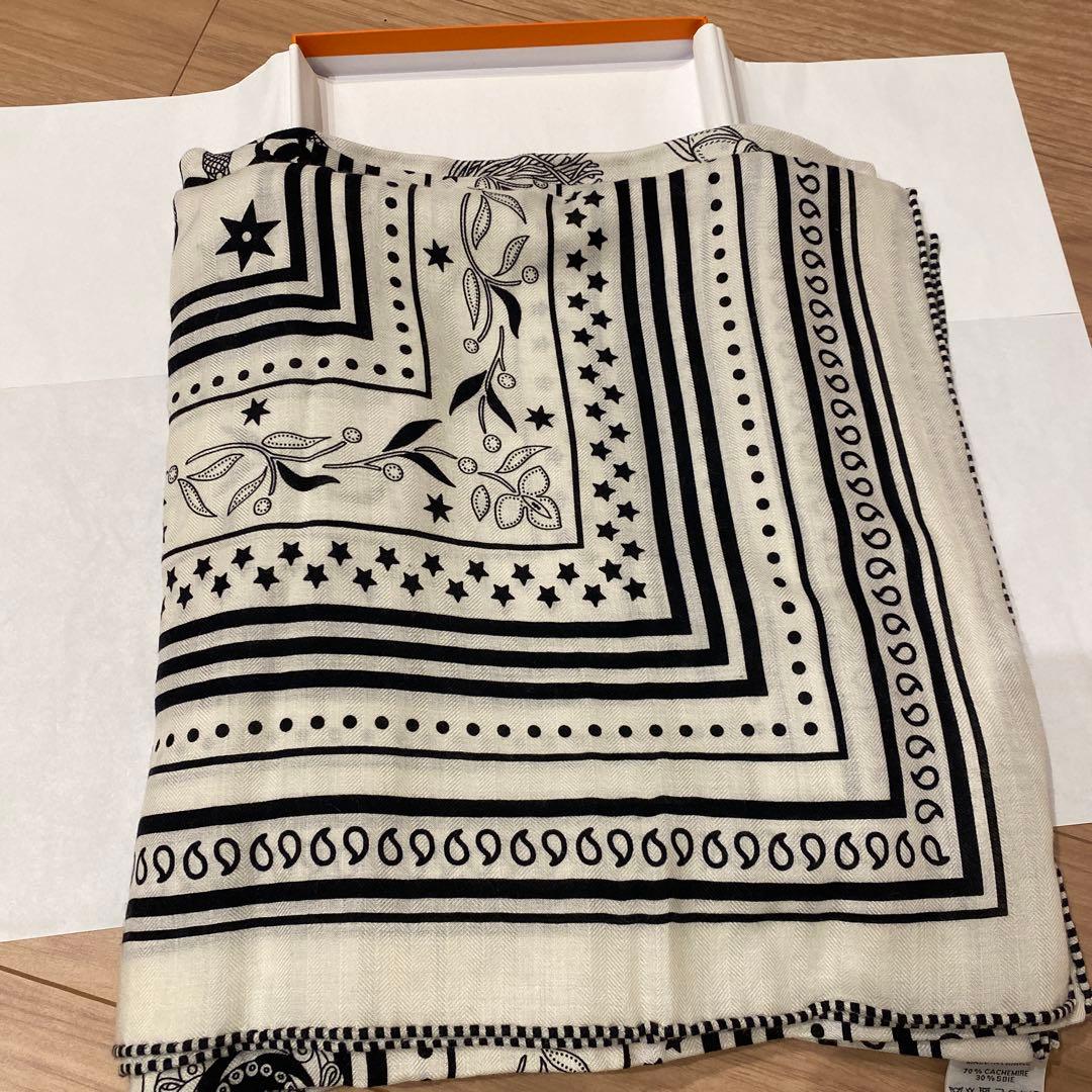 エルメス　2025 バンダナ カシシル カレジェアン アマゾンの祭典