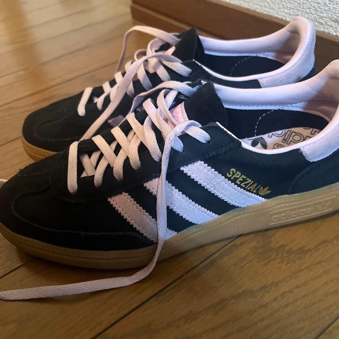 adidasスペツィアル24.0ブラックピンク