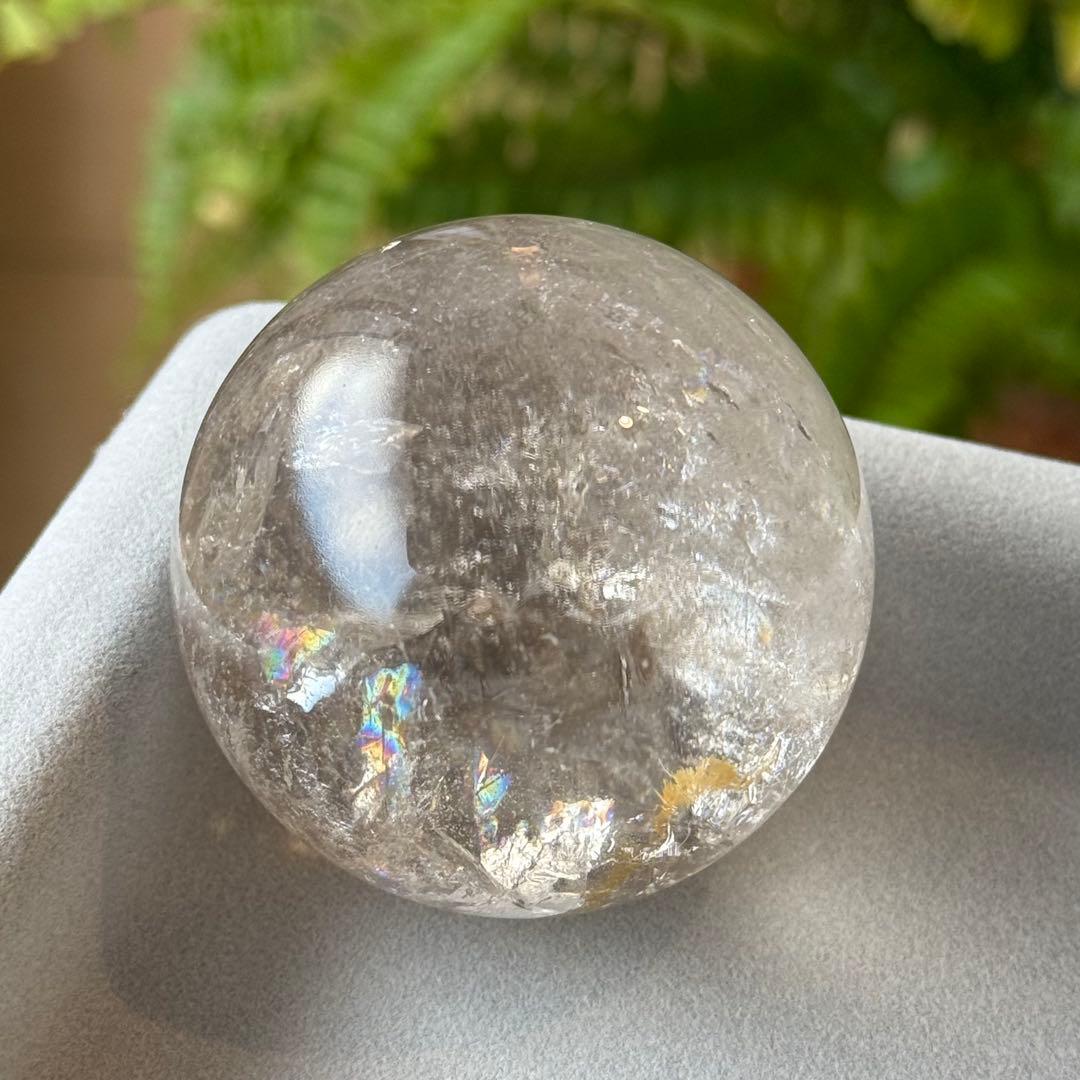 ライトスモーキークォーツ　スフィア　リモナイトイン　ブラジル産　天然石