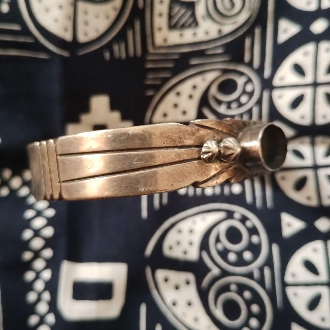 装飾的メタルカフブレスレット