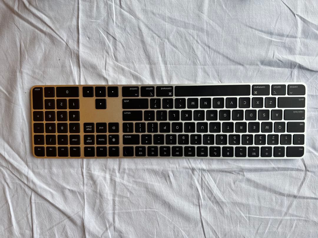 【美品】Magic Keyboard (US) モデルA2520 おまけ付き