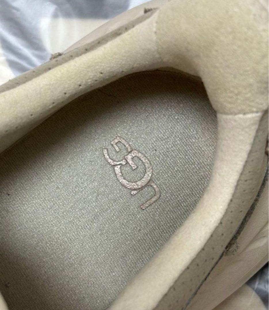 ★UGG スニーカー　美品　レディース24