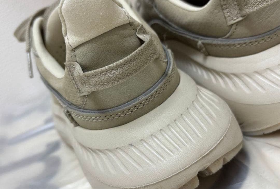 ★UGG スニーカー　美品　レディース24