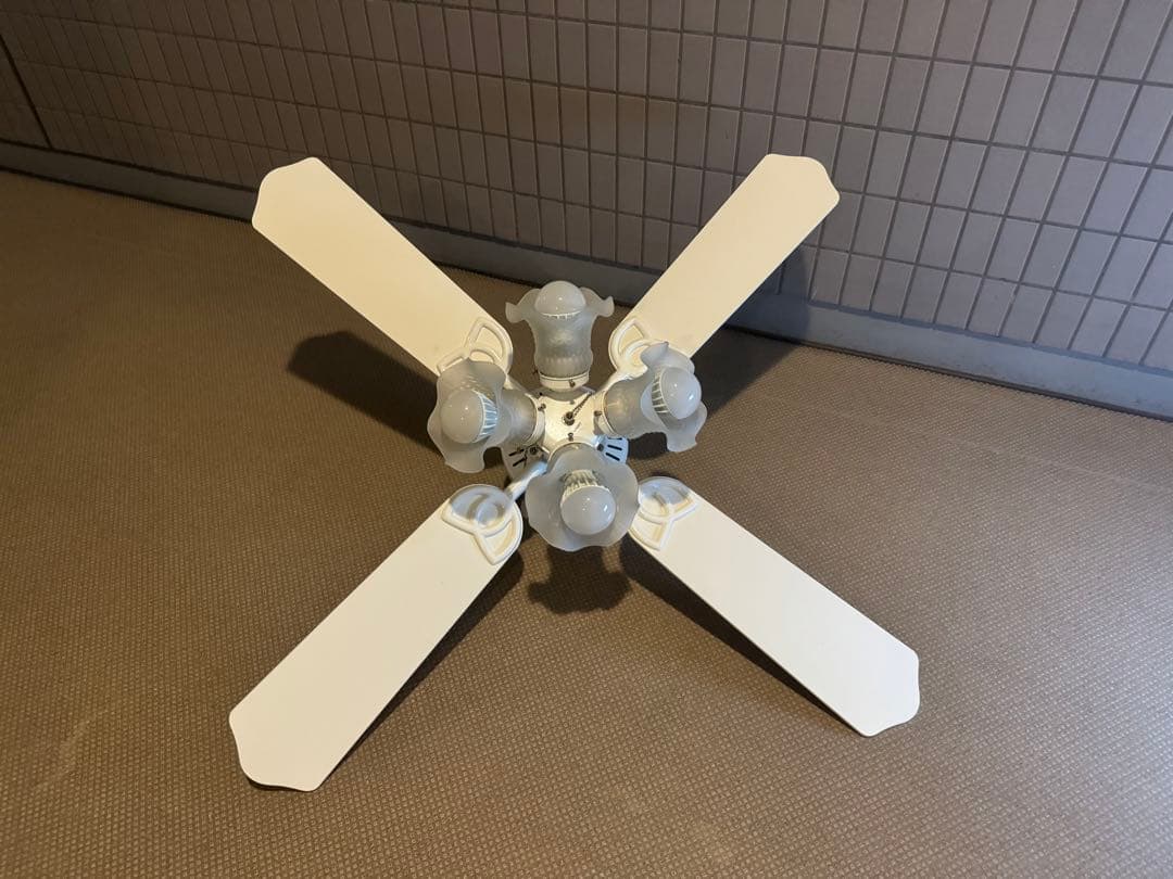ホワイト シーリングファン 4枚羽根 天井照明
