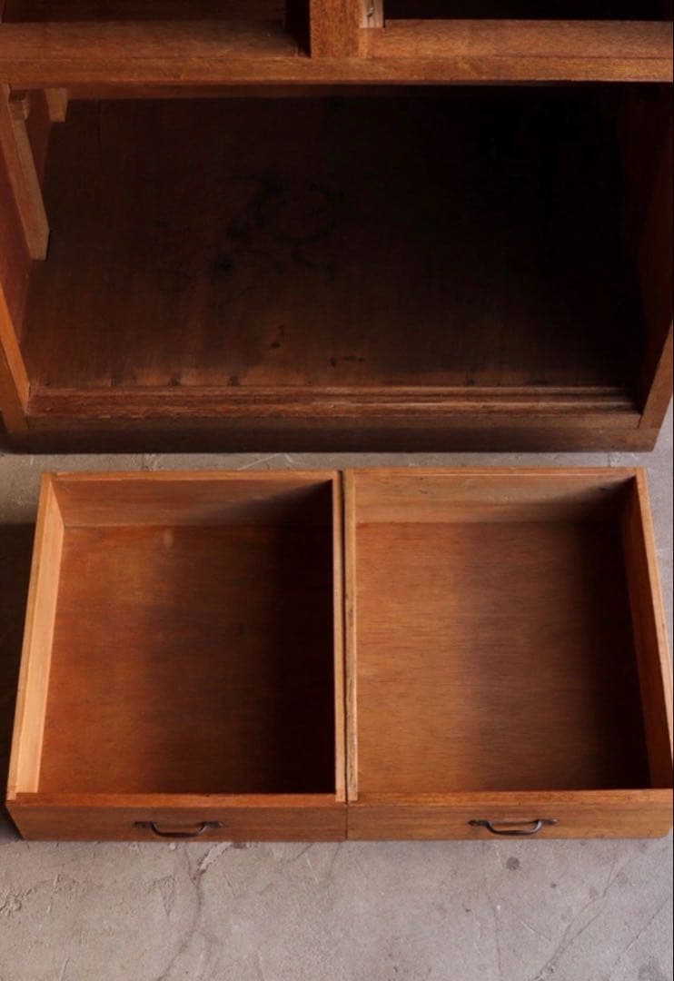 古家具 ガラス引戸キャビネット 食器棚 水屋箪笥 無垢材 古道具