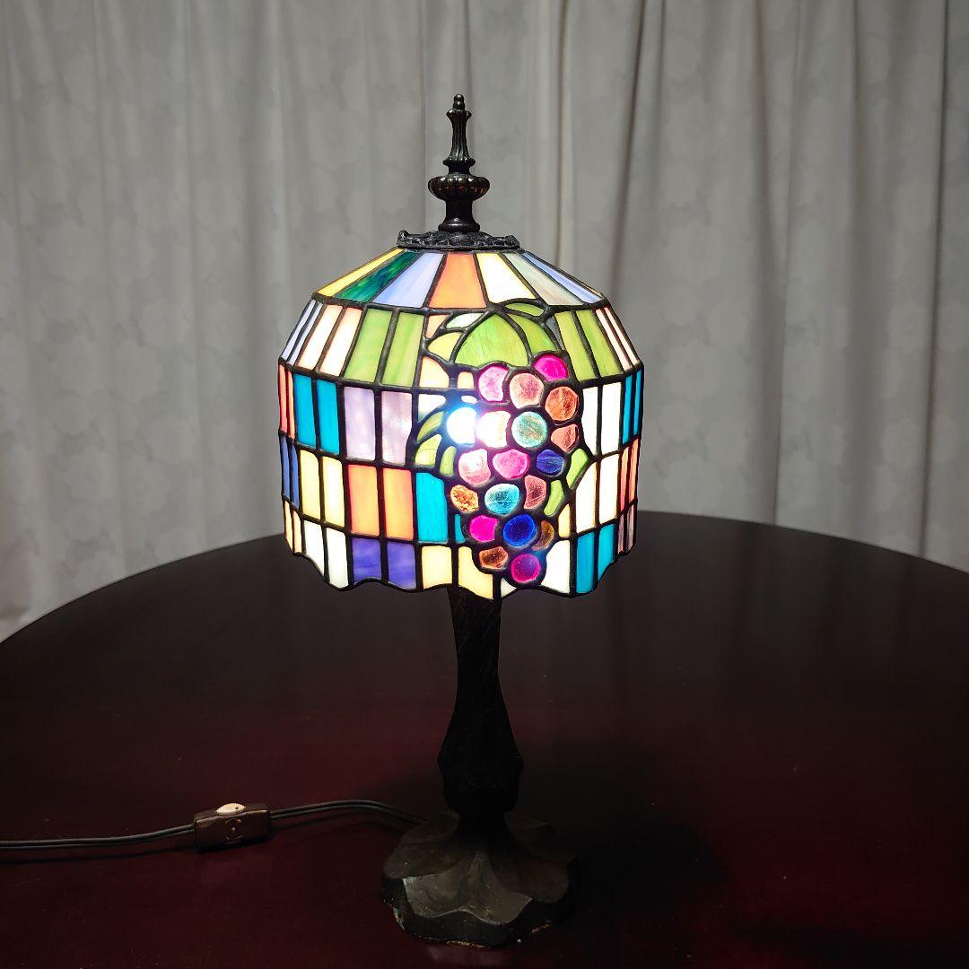 ステンドグラスのランプシェード