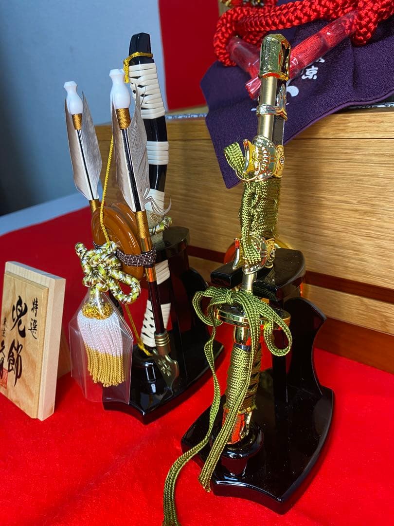 上杉謙信　東京久月　五月人形　銘木シリーズ　ホワイトオーク家紋付兜飾り収納セット