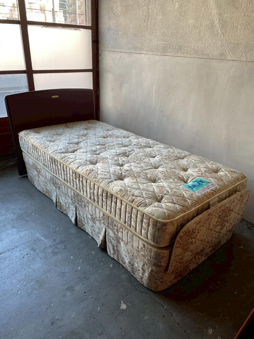 シモンズ 電動ベッド（1） シングル ポケットコイルマットレス付 動作確認済み