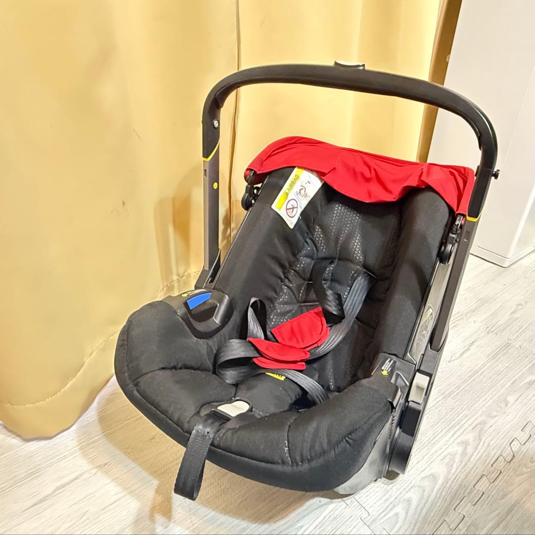 ✨*✨様 Doona ドゥーナベビーカー本体と付属品　レッド