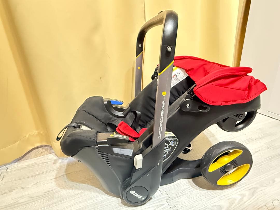 ✨*✨様 Doona ドゥーナベビーカー本体と付属品　レッド