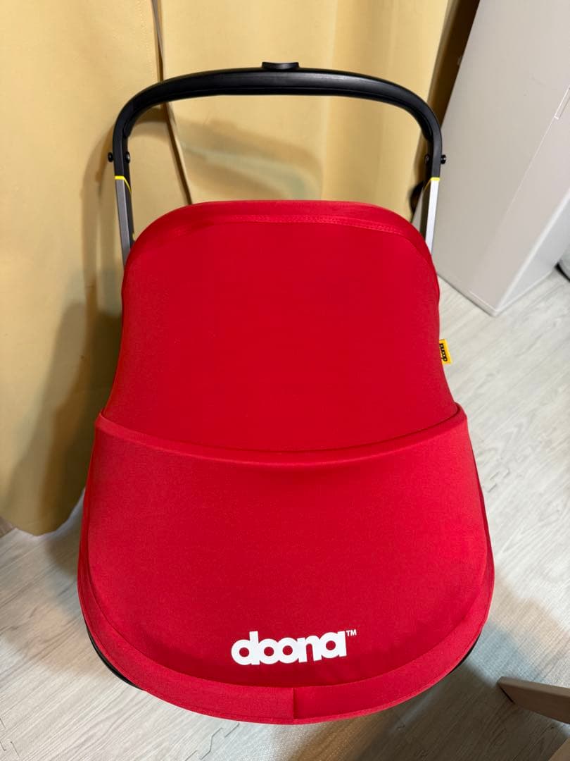 ✨*✨様 Doona ドゥーナベビーカー本体と付属品　レッド