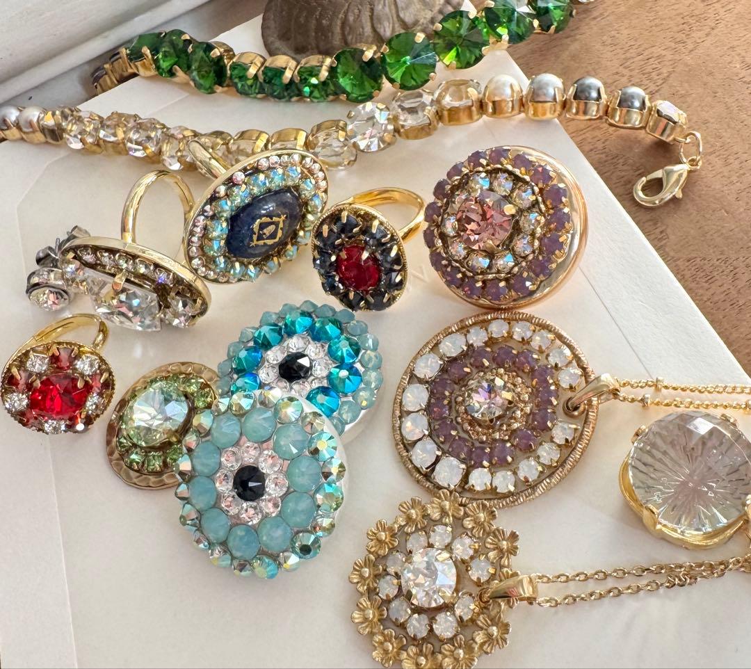 スワロフスキークリスタル®︎ 朝焼けの大聖堂　ステンドグラス　ポニーフック